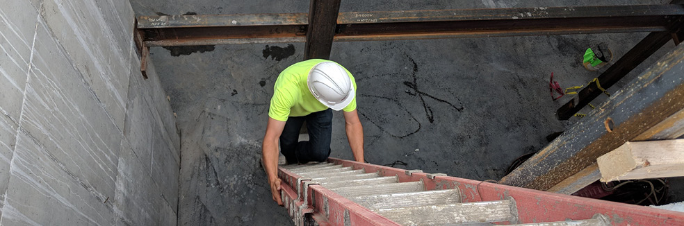 5 Factors to Consider When Hiring a Contractor